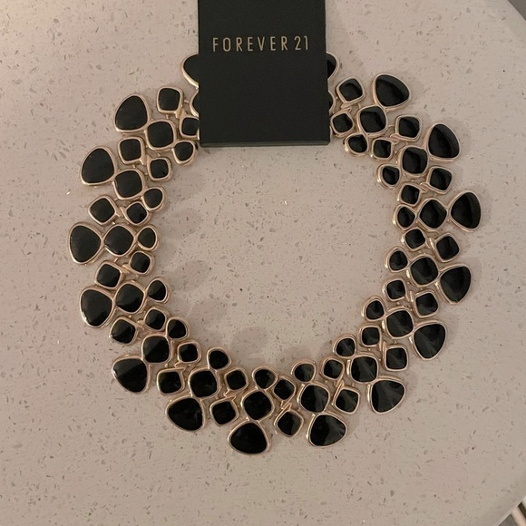 New Black & Gold Necklace - Picture 3 of 6